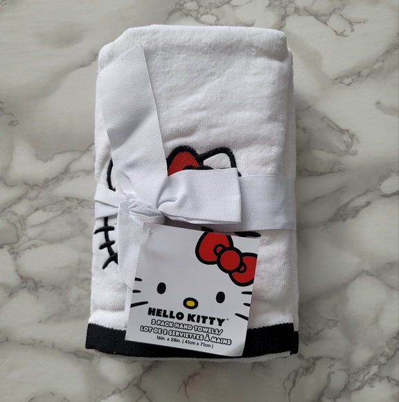NWT Hello Kitty Hand Towels Set - Picture 2 of 5